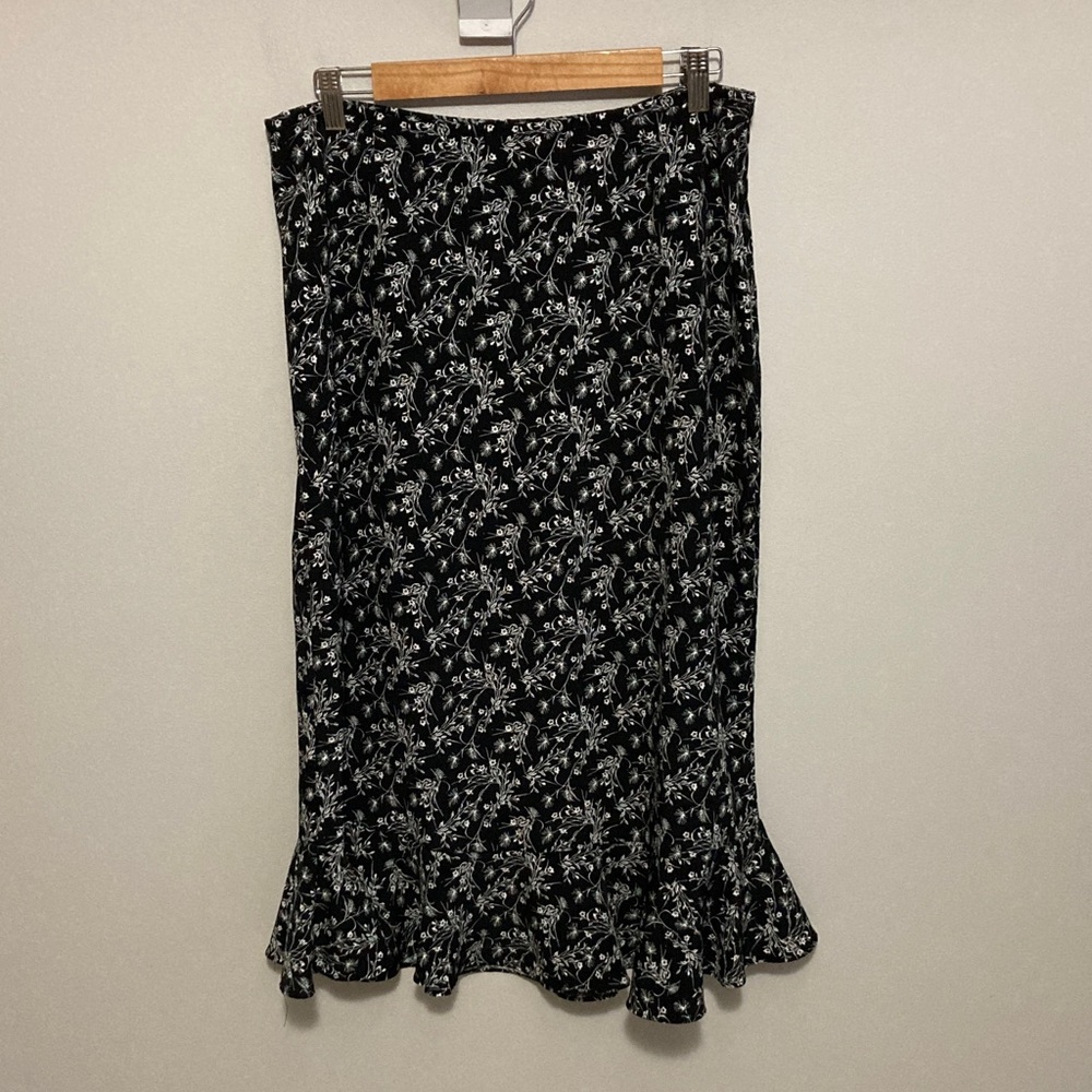 Christopher & Banks Black and White Floral Midi Flare Skirt, Women’s size 12